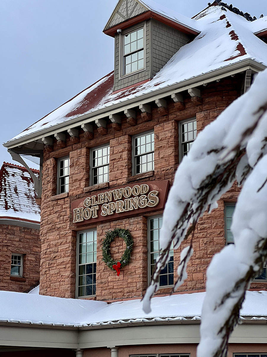 Snowy Glenwood Entrance