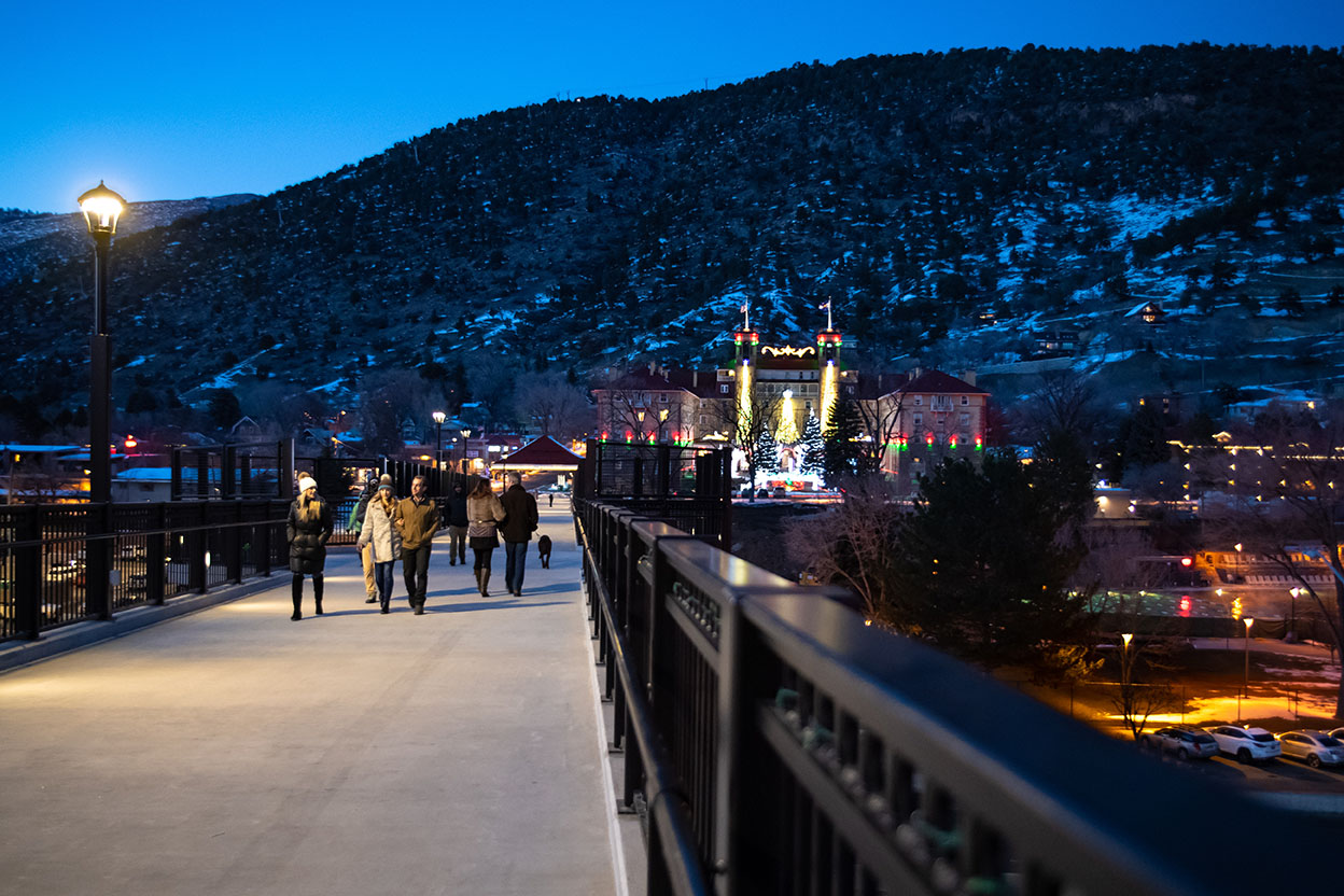 Holiday Soaking & Shopping in Glenwood Springs, Colorado