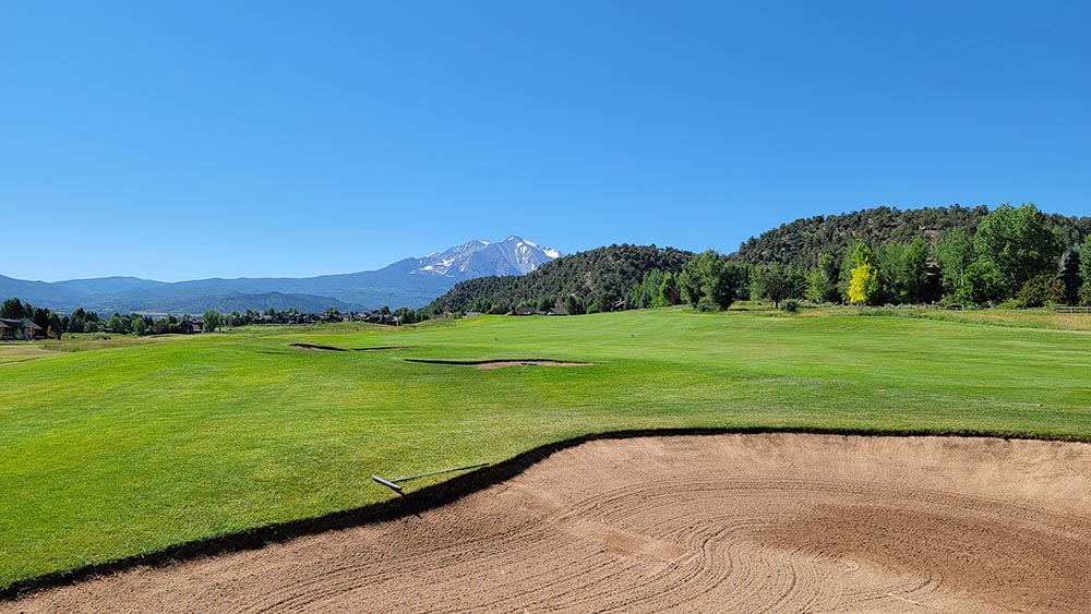 Golfing in the Rocky Mountains of Colorado | Glenwood Hot Springs Resort