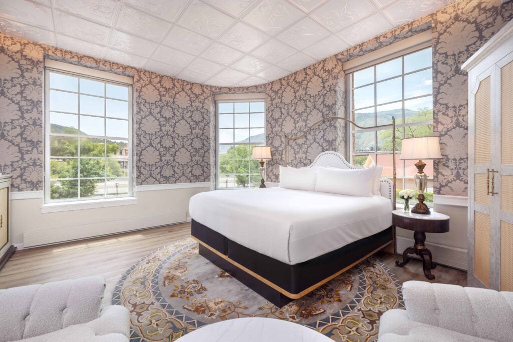 King Room in Hotel 1888 at Glenwood Hot Springs Resort